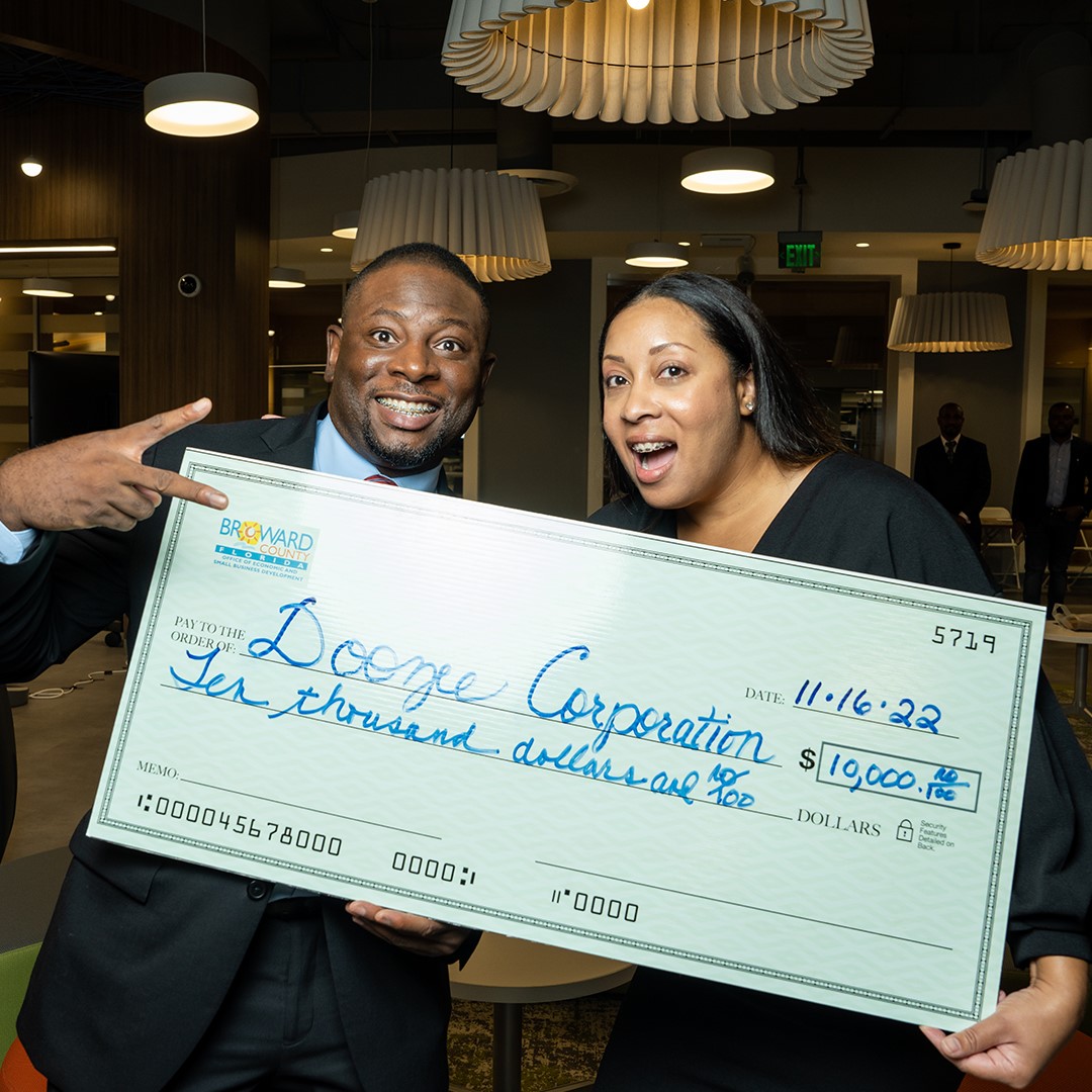 $10,000 pitch competition winners.